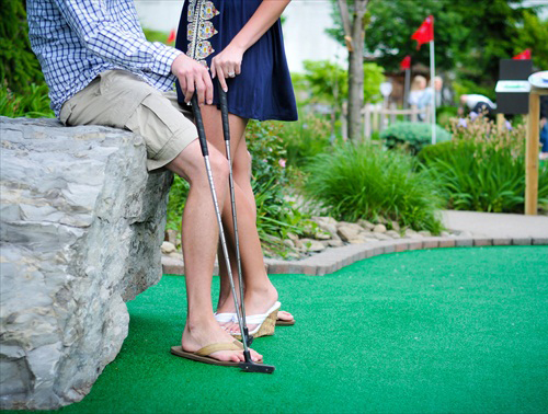 mini golf date